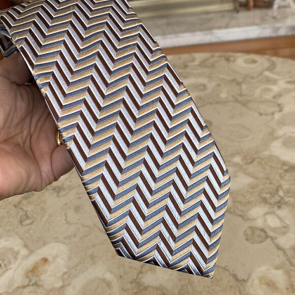 Canali 100% Silk Geometric Pattern Tie Made in Italy - Picture 3 of 9